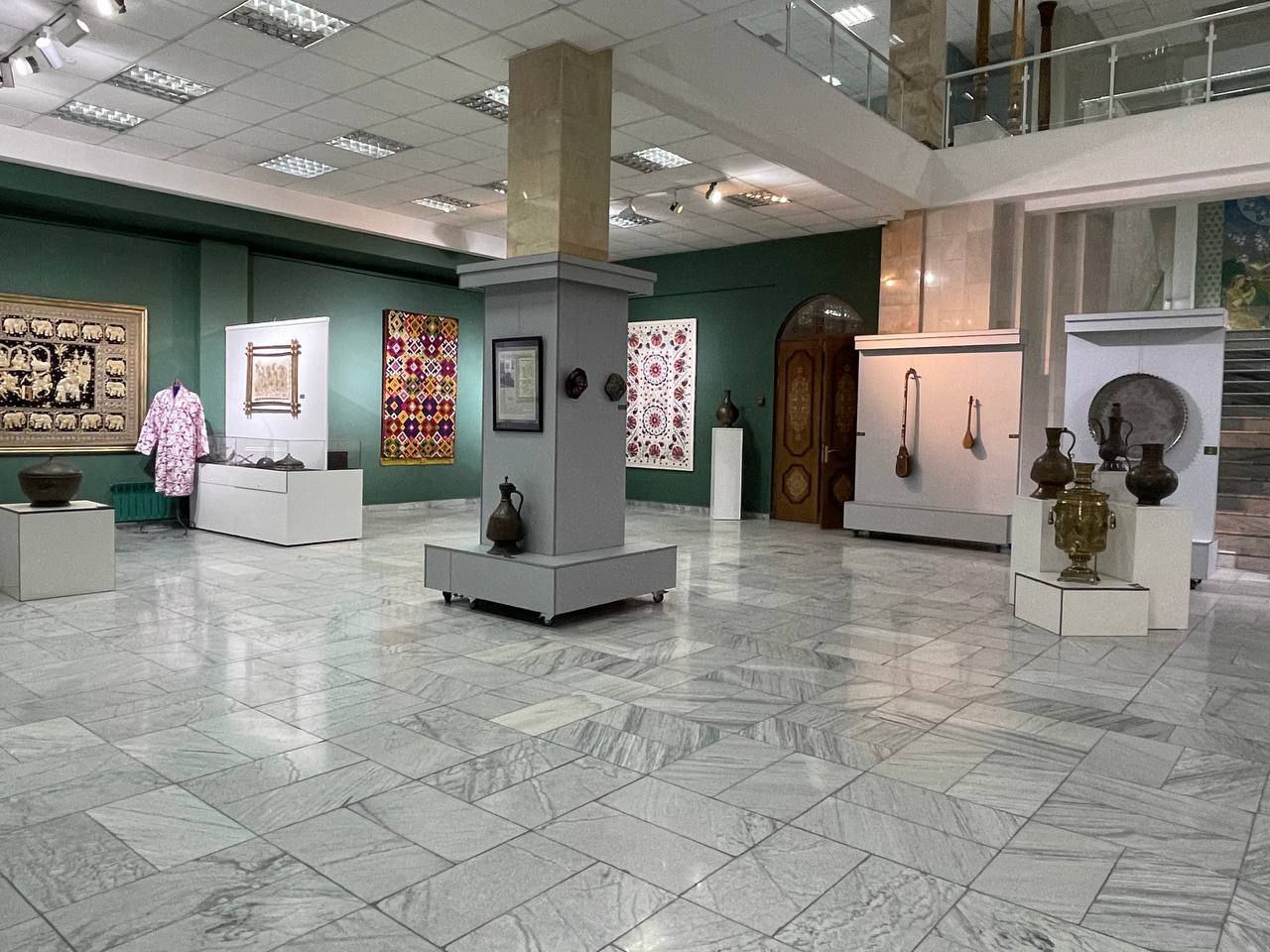 O‘zbekiston Badiiy akademiyasining Kamoliddin Behzod nomidagi Sharq miniatyura san’ati muzeyiga kollektsioner Faxriddin Abdujabborov tomonidan beg‘araz sovg‘a qilingan kollektsiyaning «Meros qadriyati» nomli ko’rgazmasi ochildi.