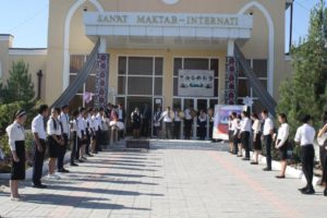 Самарқанд ихтисослаштирилган санъат мактаб-интернатида кўчма кўргазма ташкил этилди