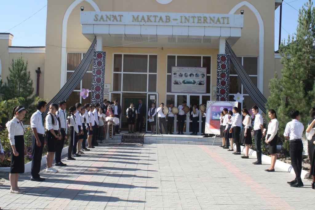 (RU) Передвижная выставка «Жемчужины Востока» вызвала большой интерес